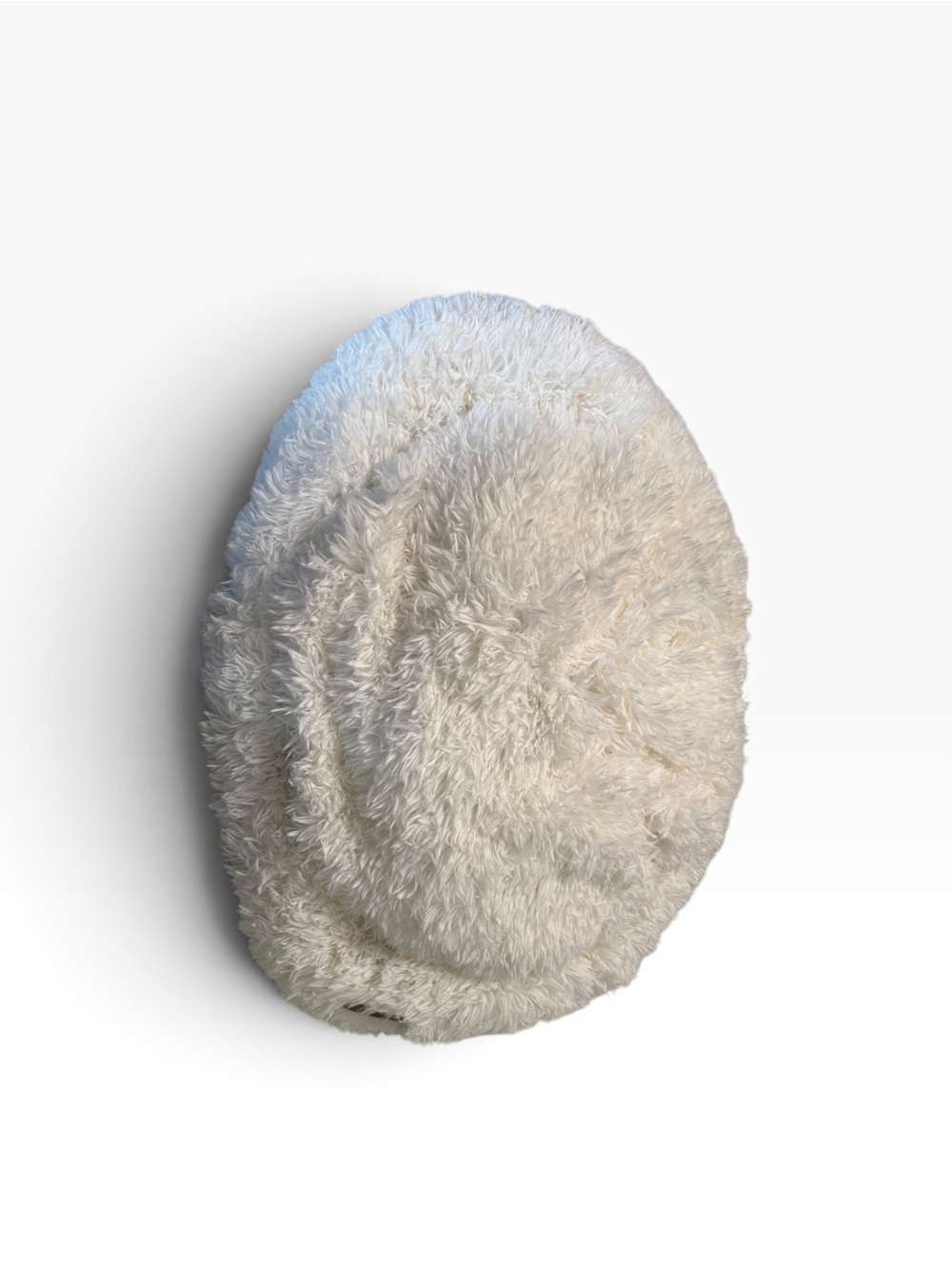 Town & Country Luxe Covered Burrow Pet Bed 27.5” Cream Faux Fur NWT